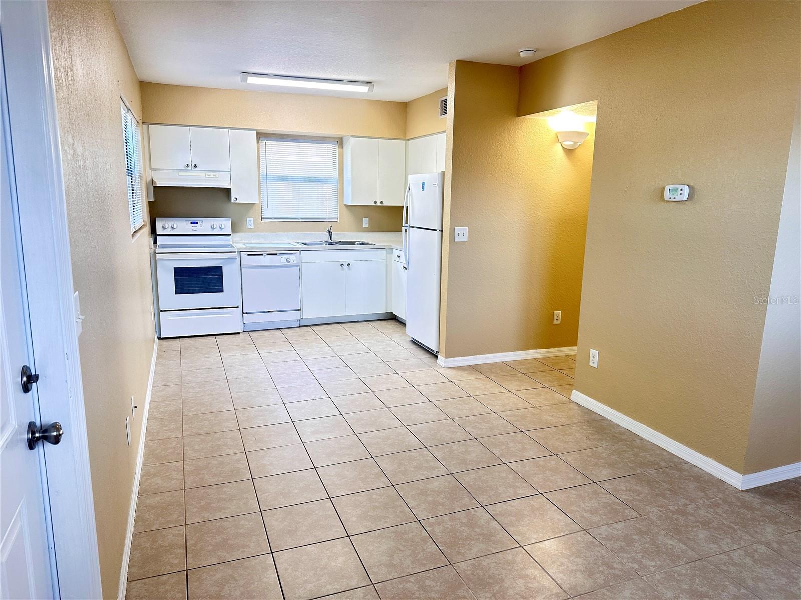 SKINNER'S SUB, L.B. W 100FT OF LOT 1 LESS W 5 FT F - Residential Lease