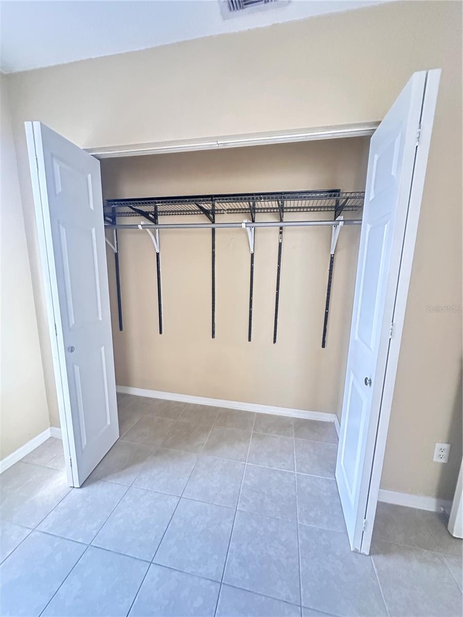 SKINNER'S SUB, L.B. W 100FT OF LOT 1 LESS W 5 FT F - Residential Lease