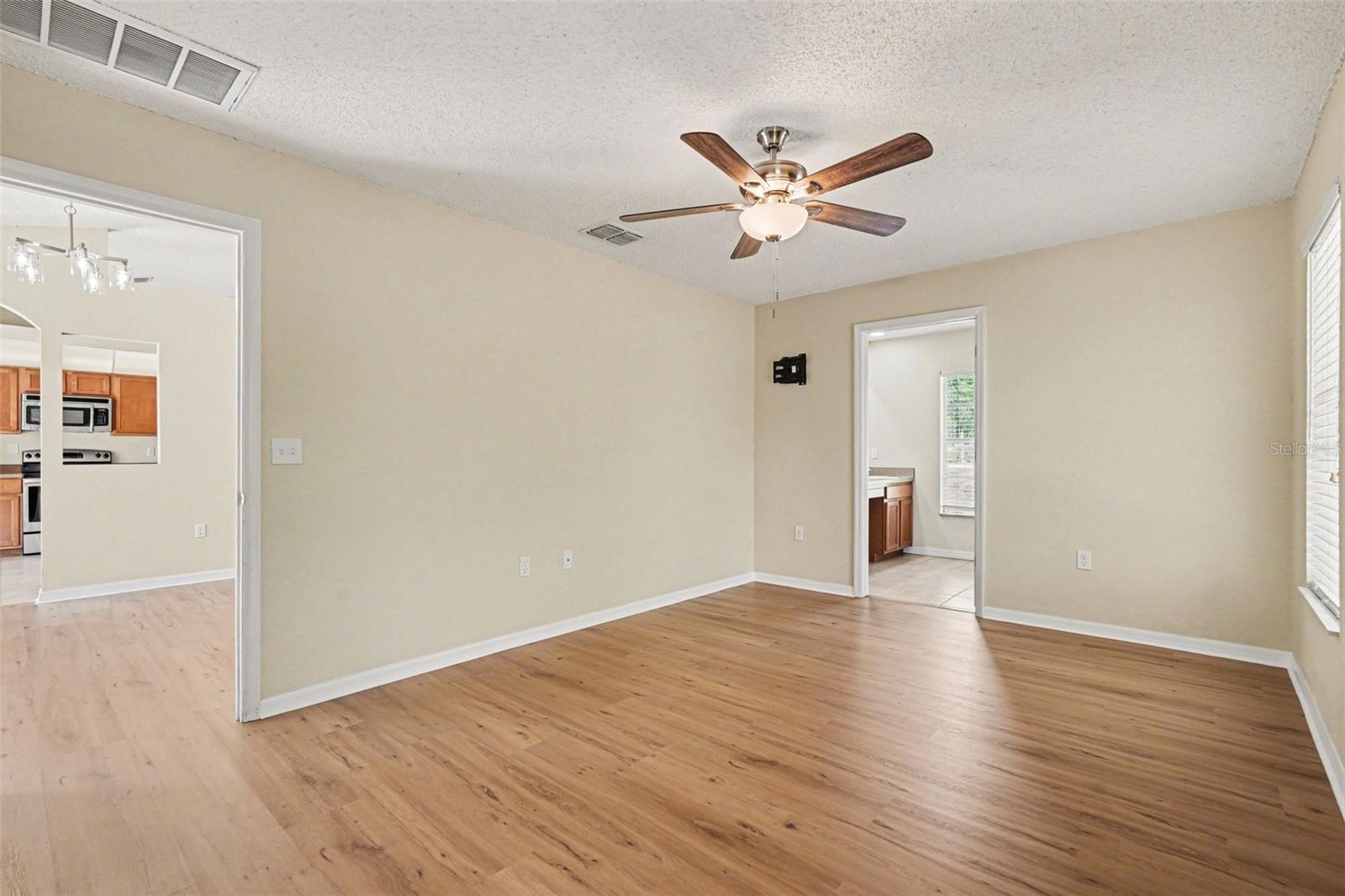 ROYAL HIGHLANDS - Residential