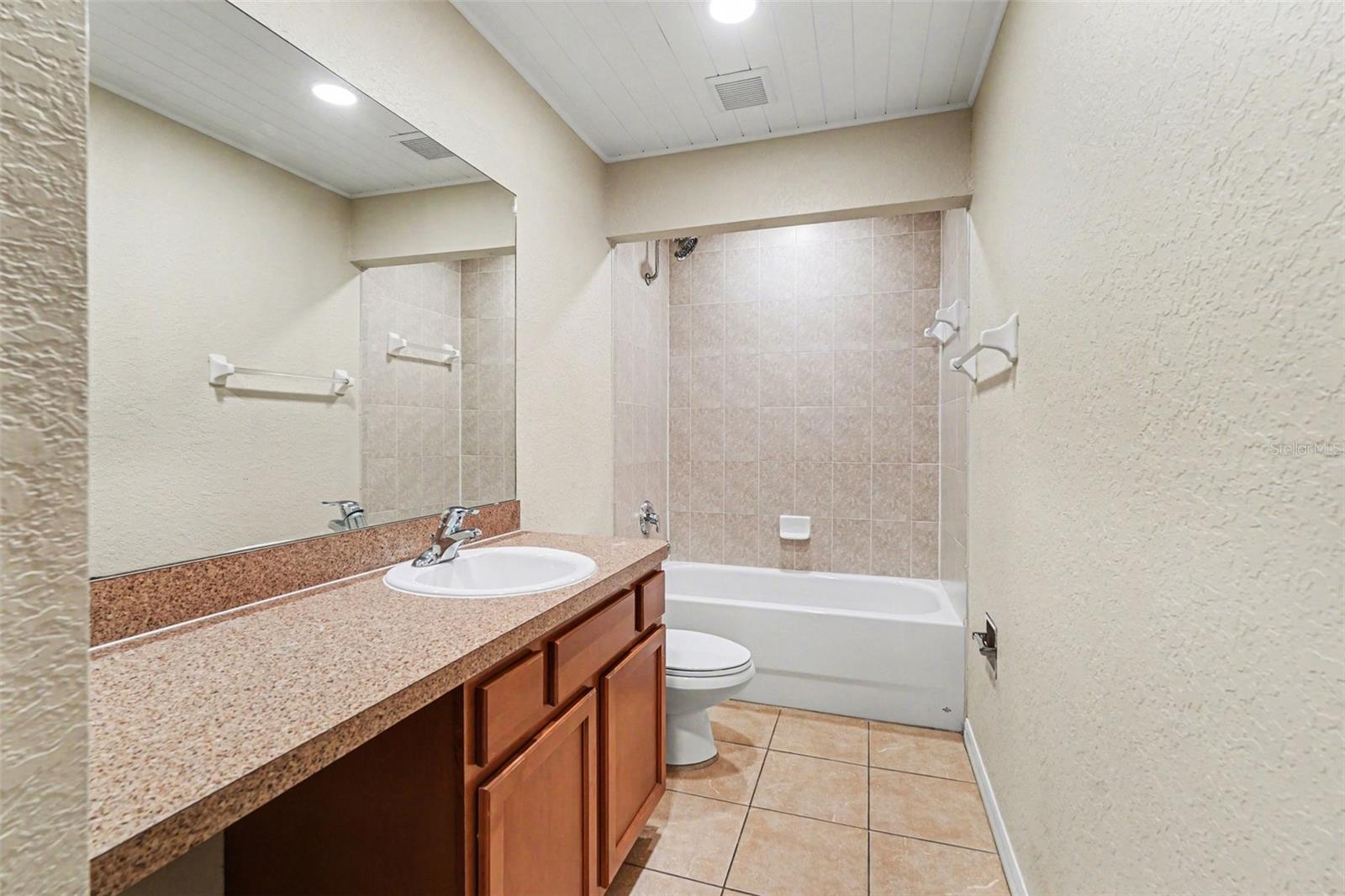 ROYAL HIGHLANDS - Residential