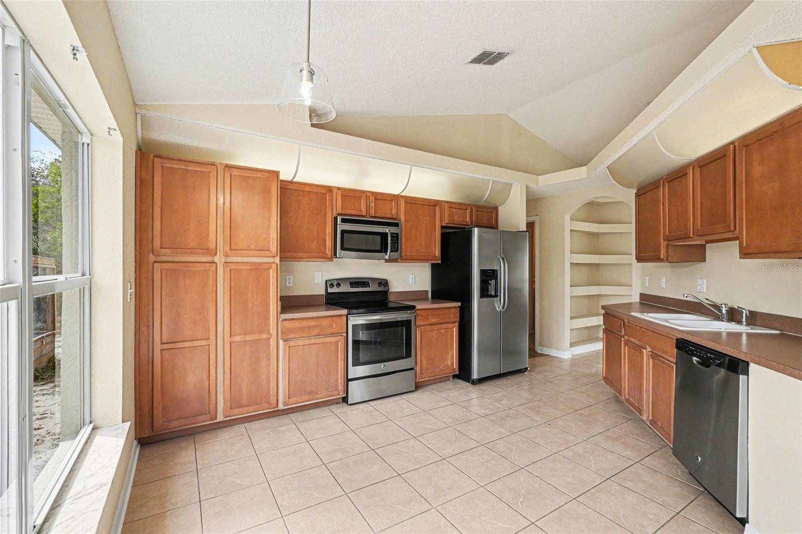 ROYAL HIGHLANDS - Residential