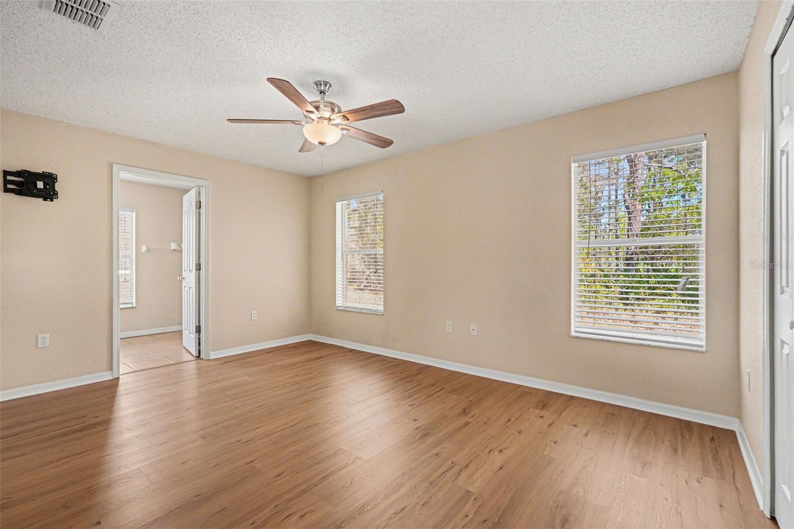 ROYAL HIGHLANDS - Residential