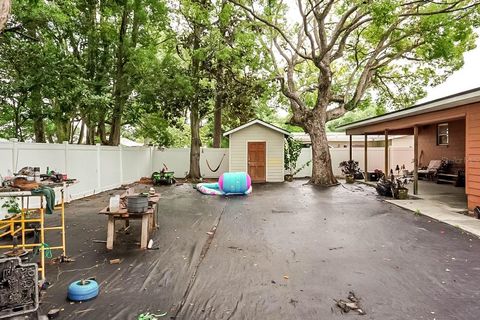 A home in APOPKA