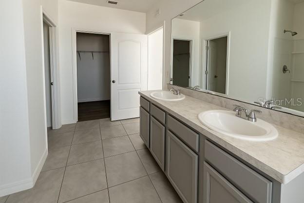 SQUIRES GROVE - Residential Lease