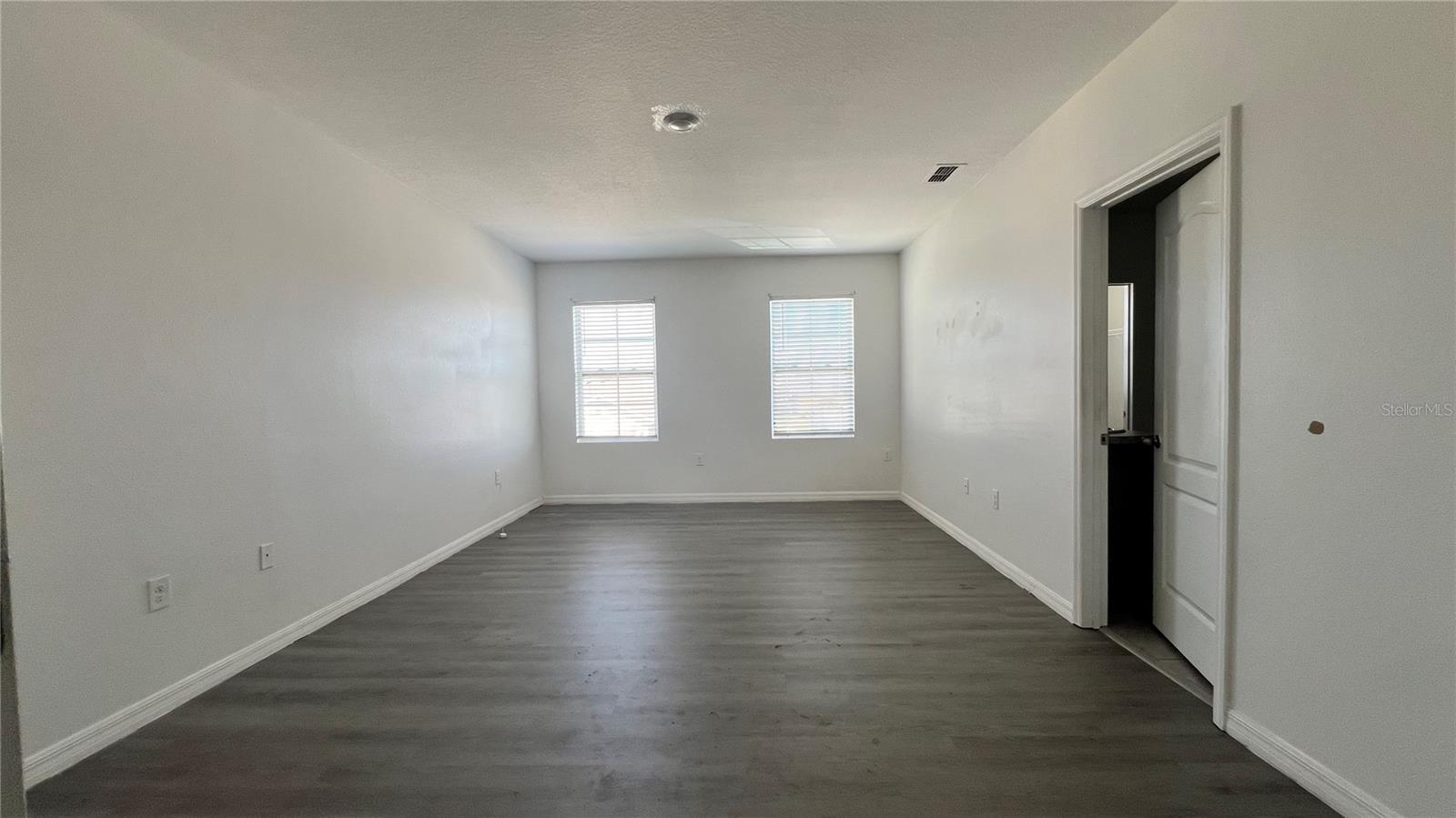 SQUIRES GROVE - Residential Lease