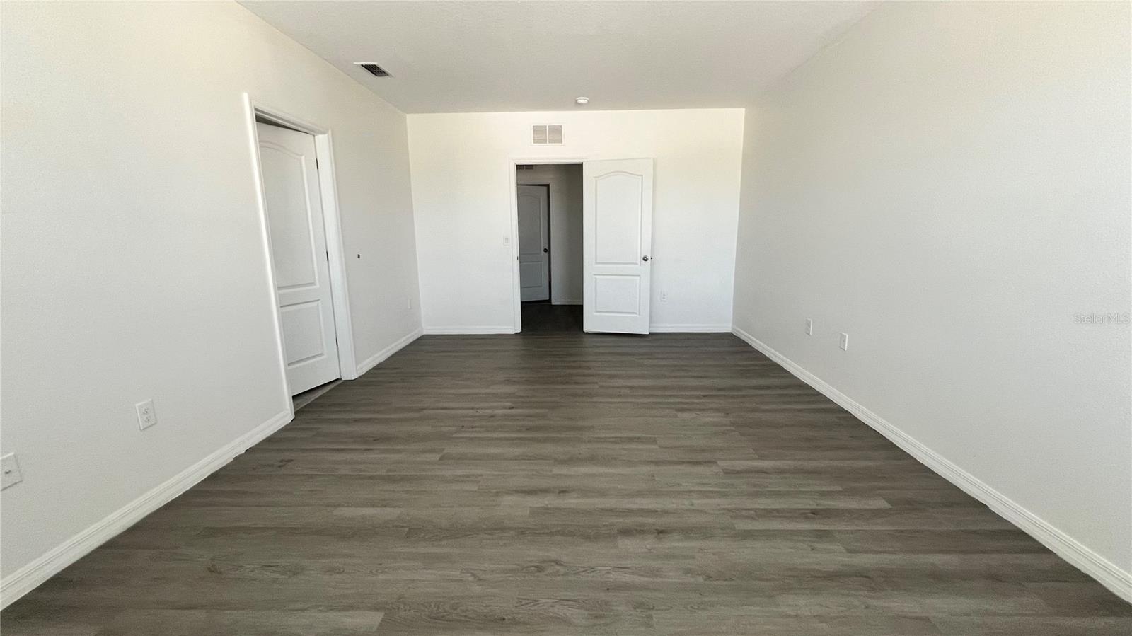 SQUIRES GROVE - Residential Lease