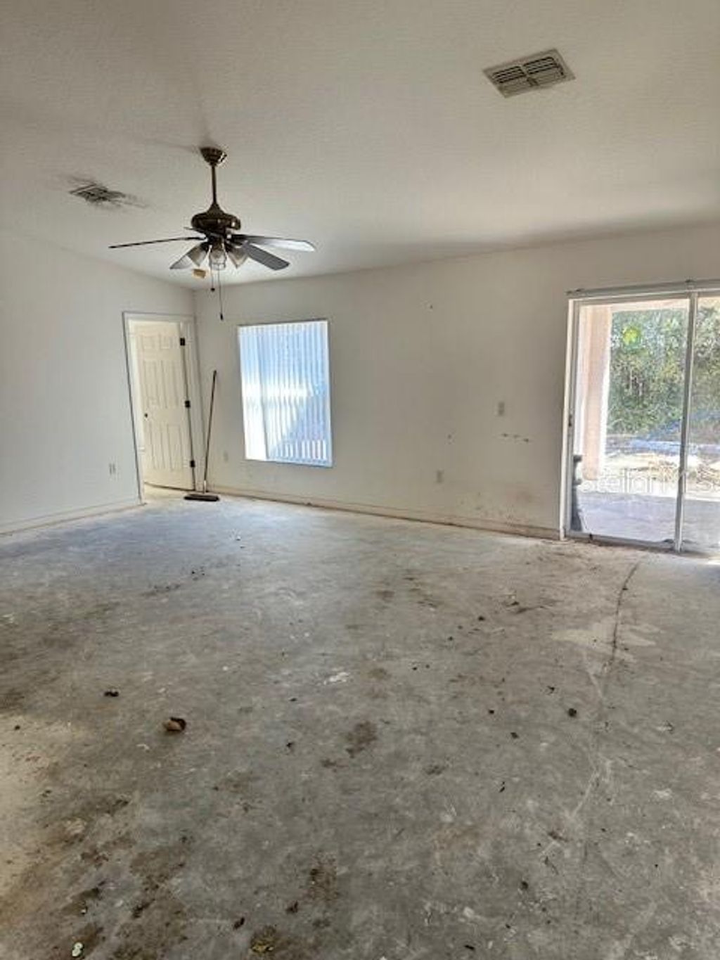 Photo of 5158 Winterville Road, Spring Hill, FL 34608 (MLS # W7882576)