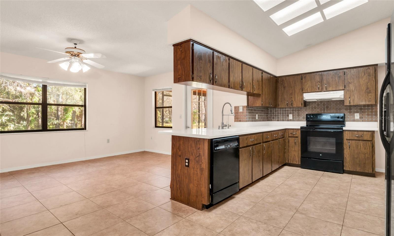 BEAR CREEK ESTATES - Residential Lease