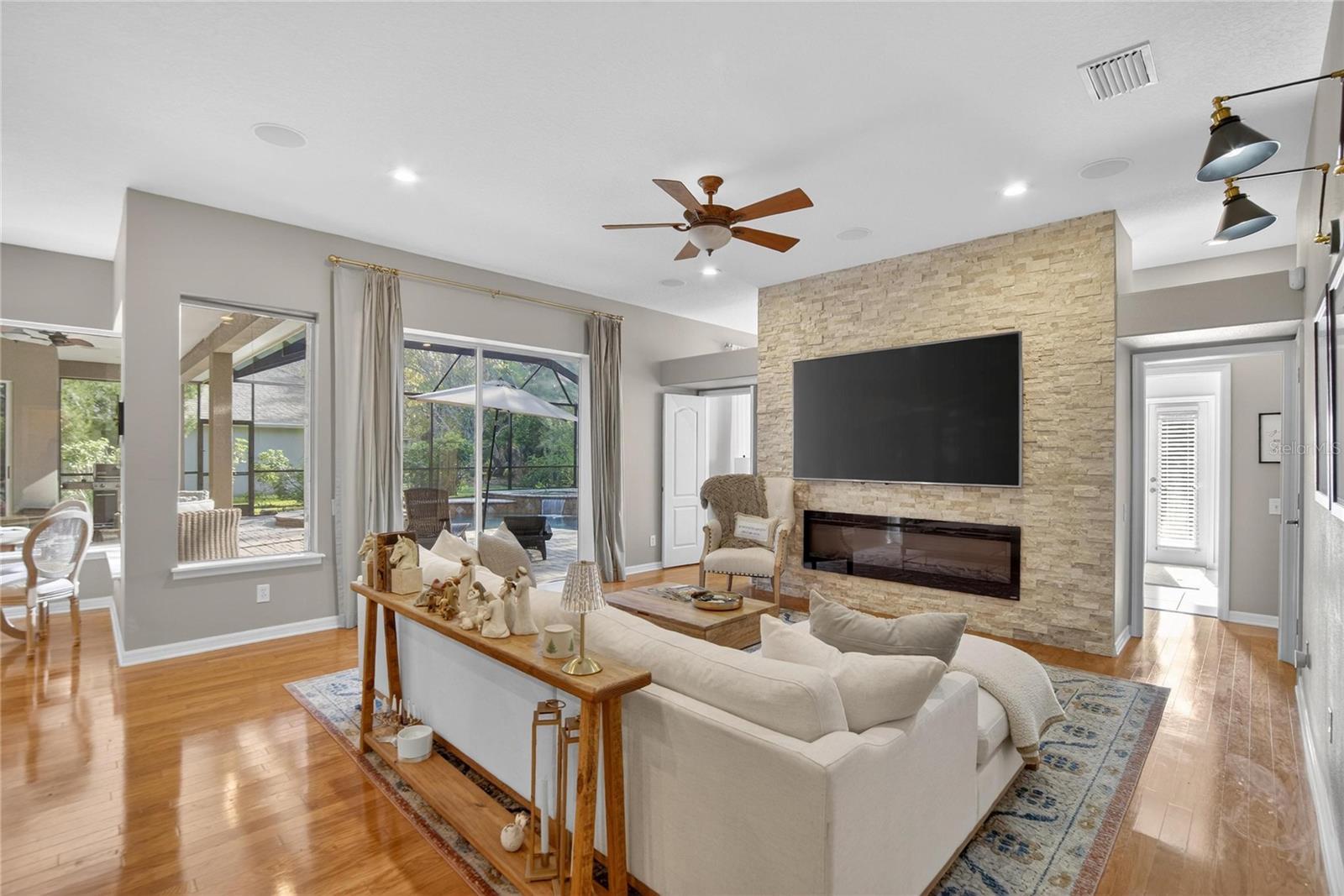 SEVEN OAKS PARCELS S-13A & S-13B - Residential