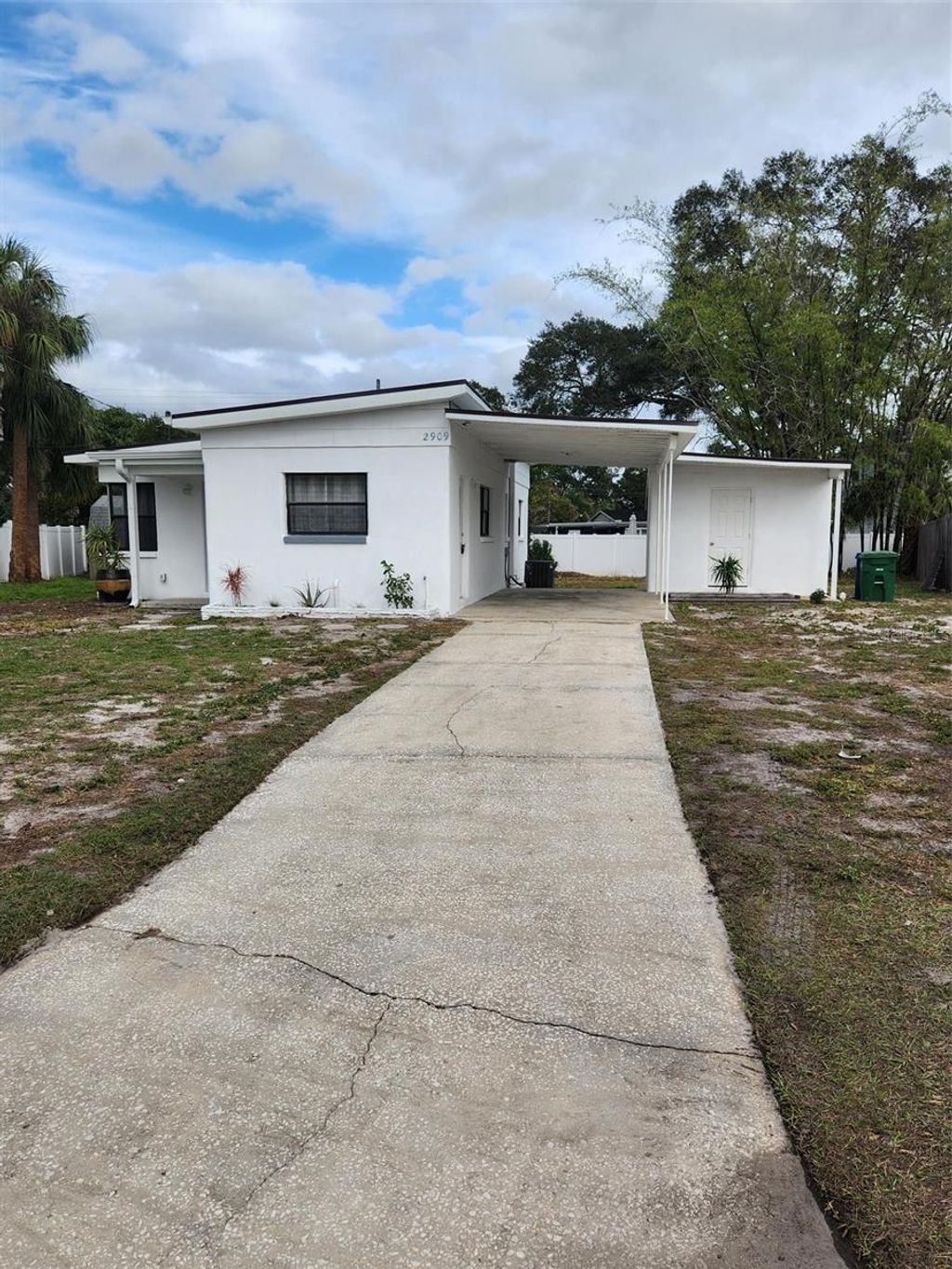 Photo of 2909 W Elrod Avenue, Tampa, FL 33611 (MLS # TB8449723)