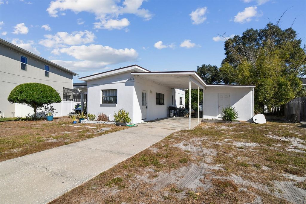 Photo of 2909 W Elrod Avenue, Tampa, FL 33611 (MLS # TB8449723)