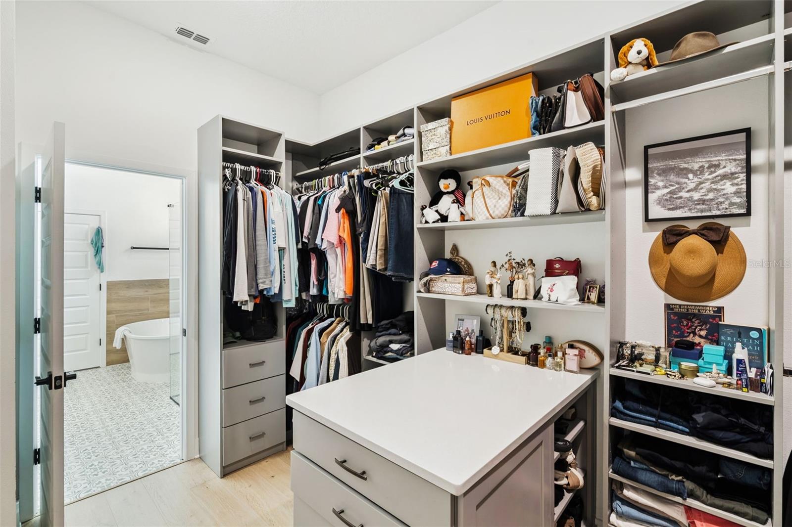 WINDING BAY PH 3 - Residential