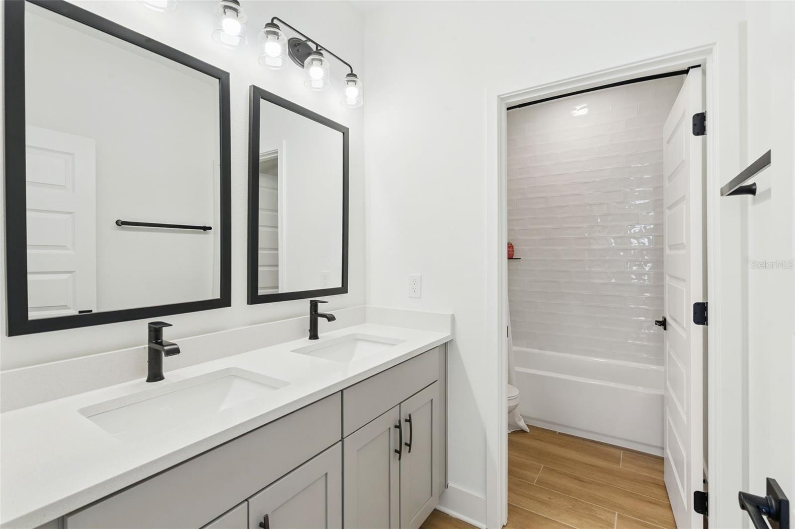 WINDING BAY PH 3 - Residential