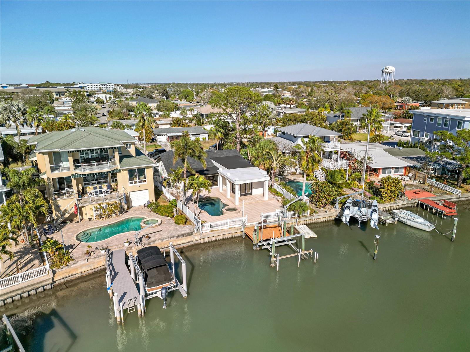 BAYWOOD SHORES - Residential