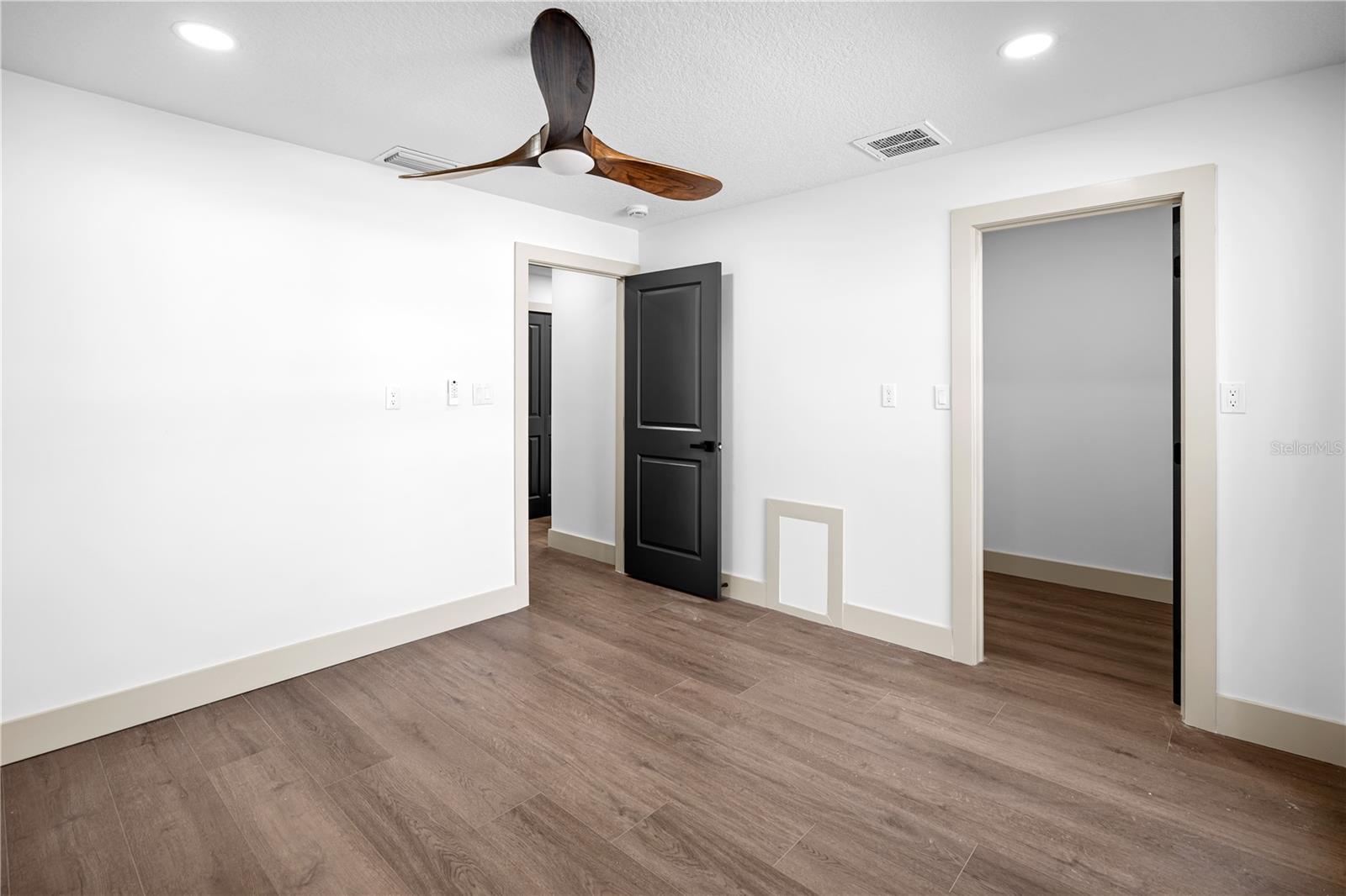 BAYWOOD SHORES - Residential