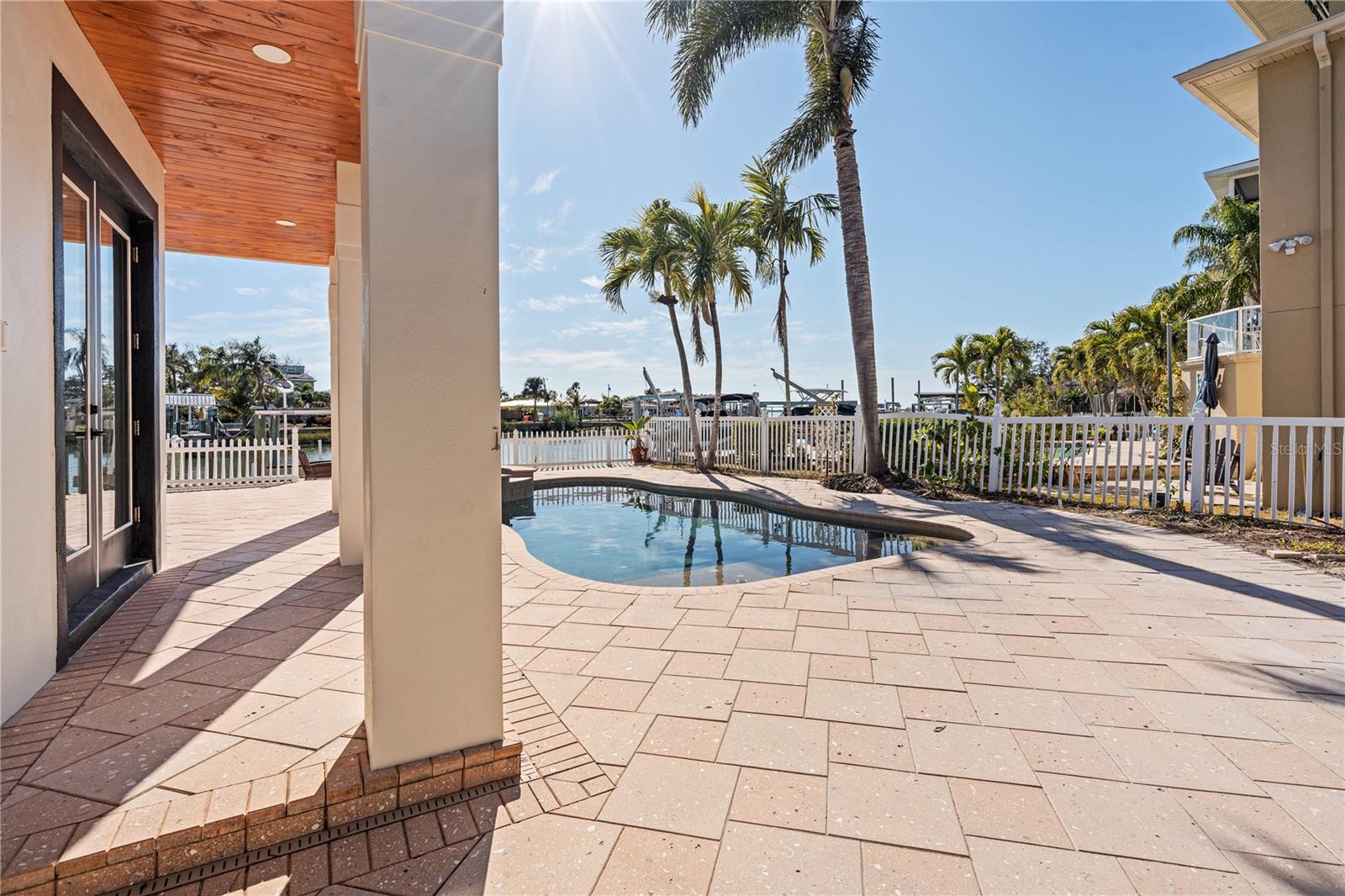 BAYWOOD SHORES - Residential