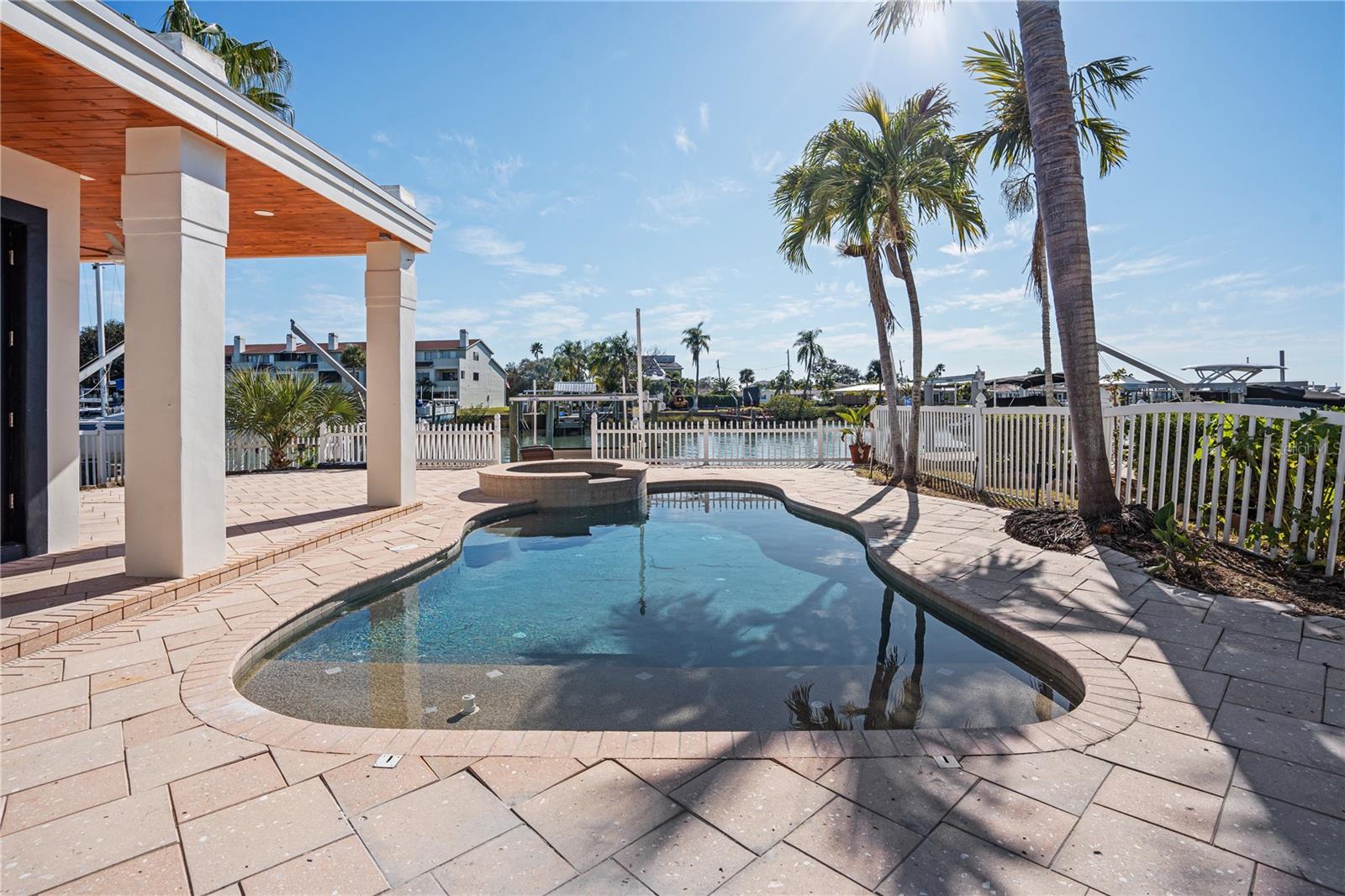 BAYWOOD SHORES - Residential