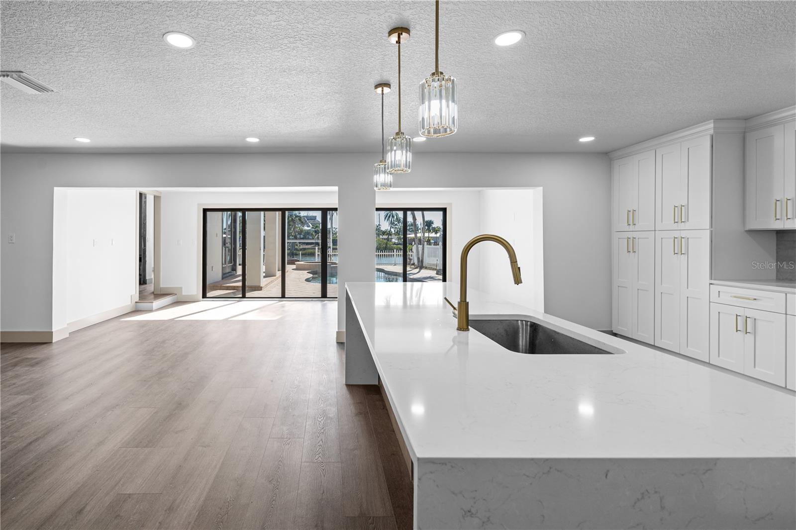 BAYWOOD SHORES - Residential