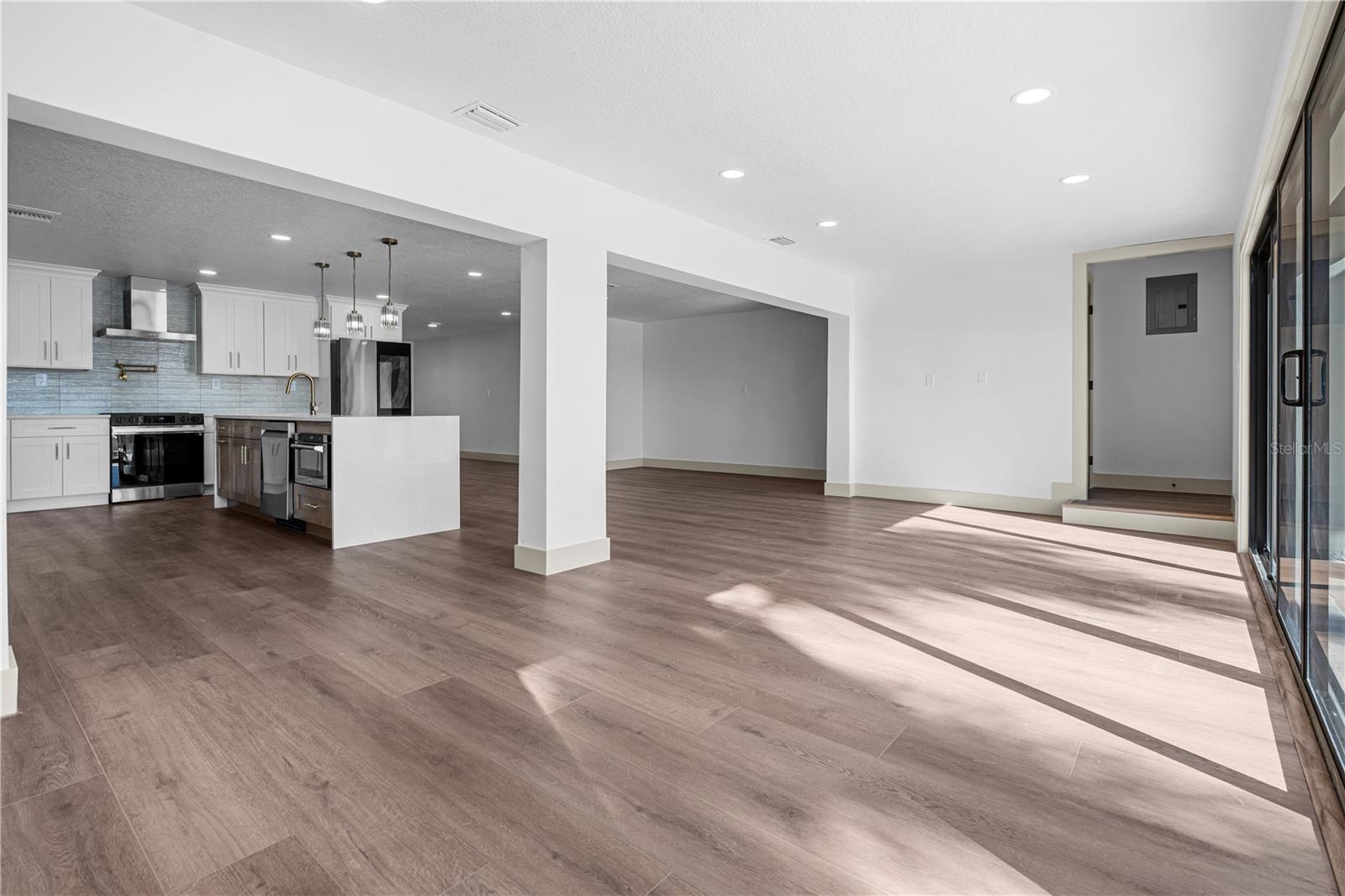 BAYWOOD SHORES - Residential