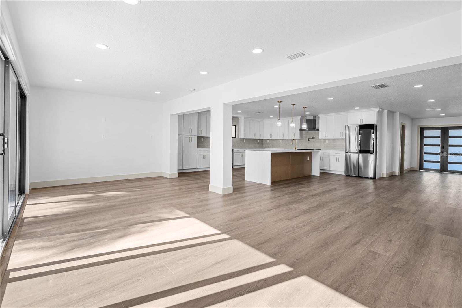 BAYWOOD SHORES - Residential