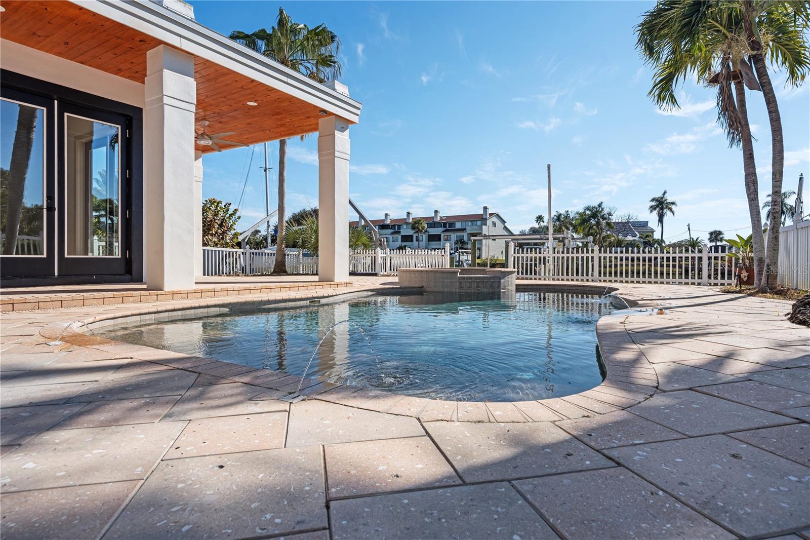 BAYWOOD SHORES - Residential