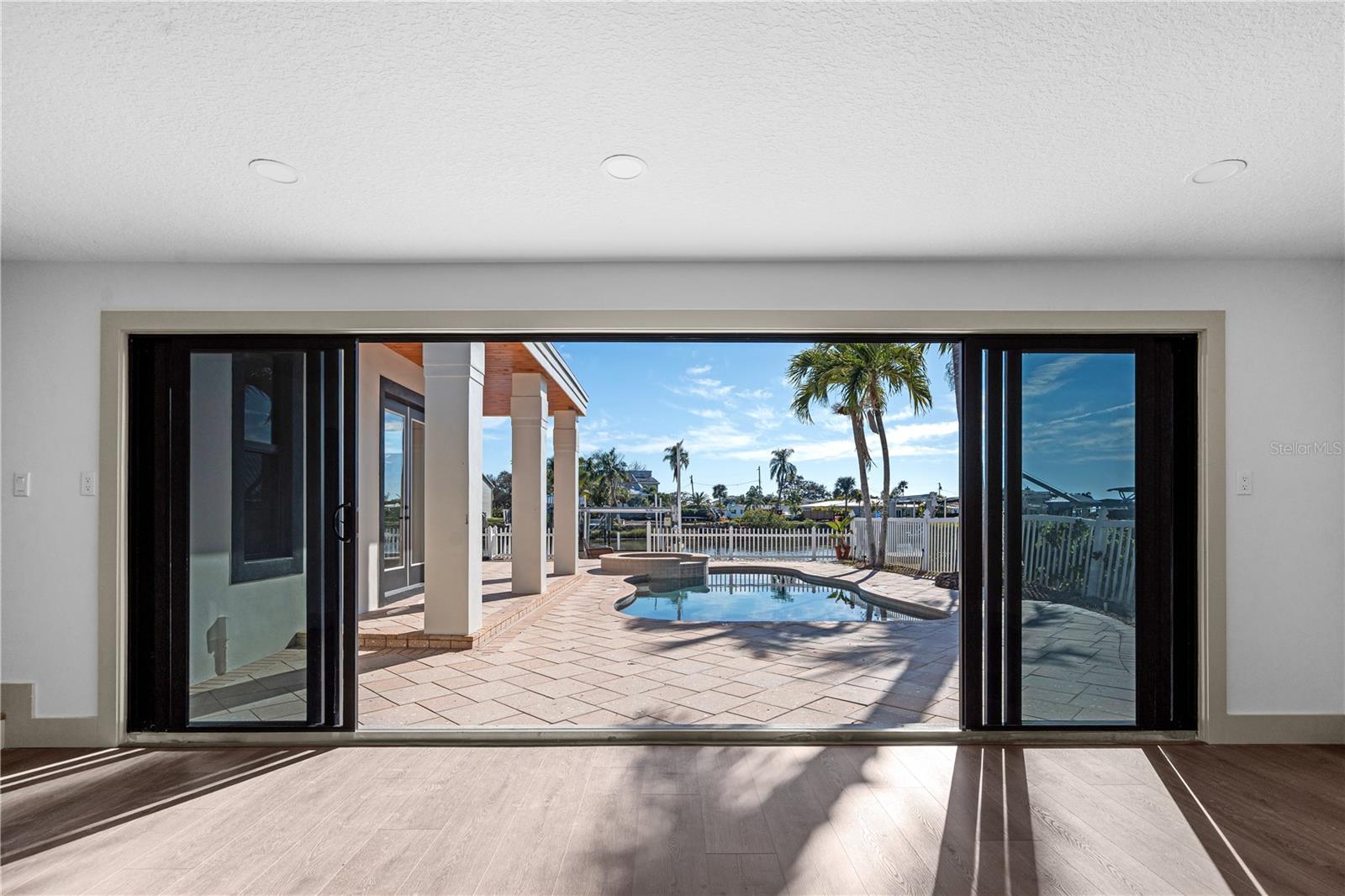 BAYWOOD SHORES - Residential