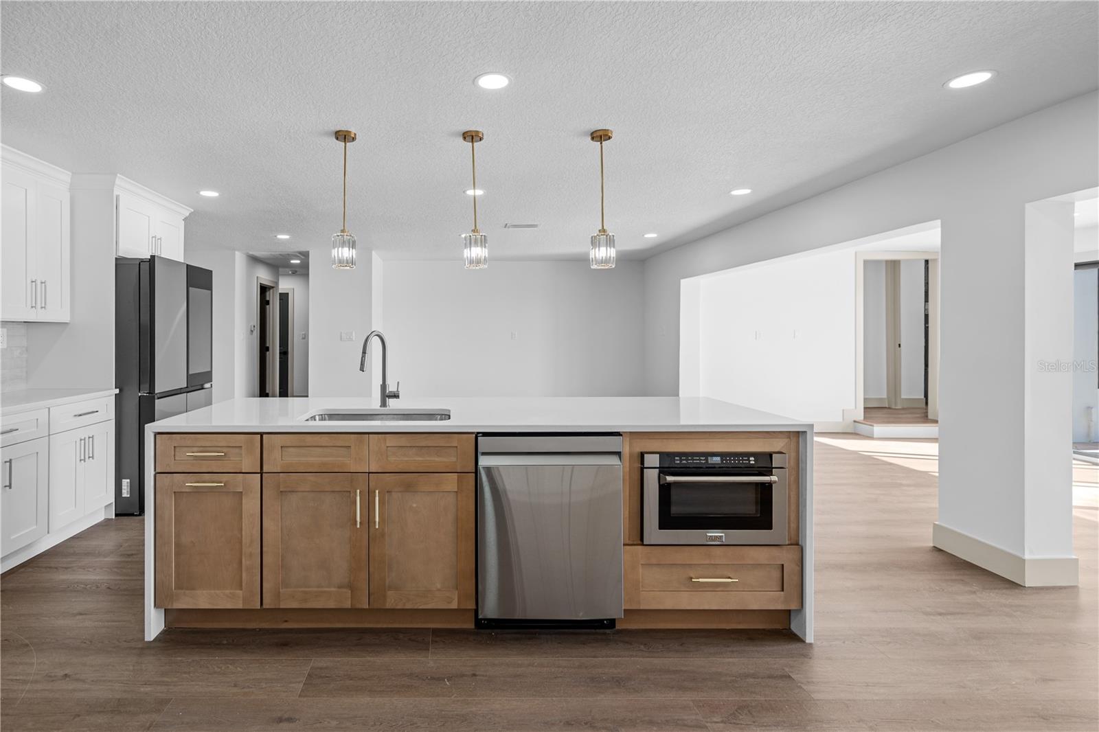 BAYWOOD SHORES - Residential