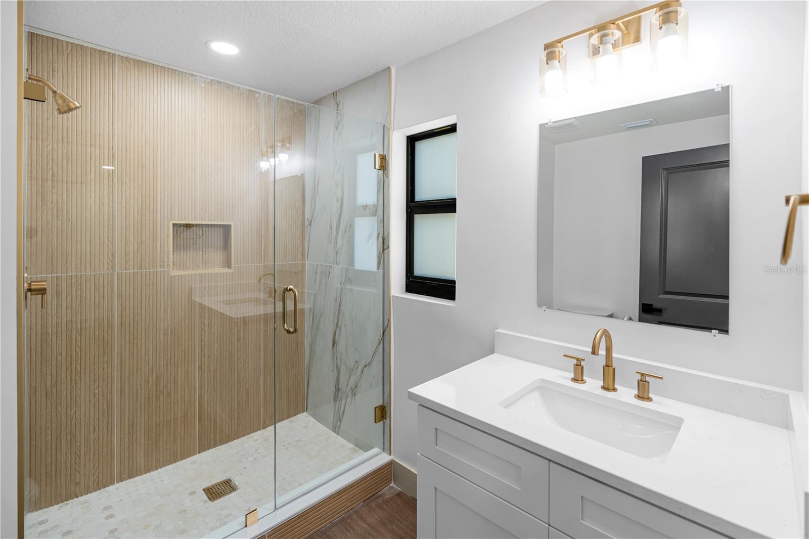 BAYWOOD SHORES - Residential