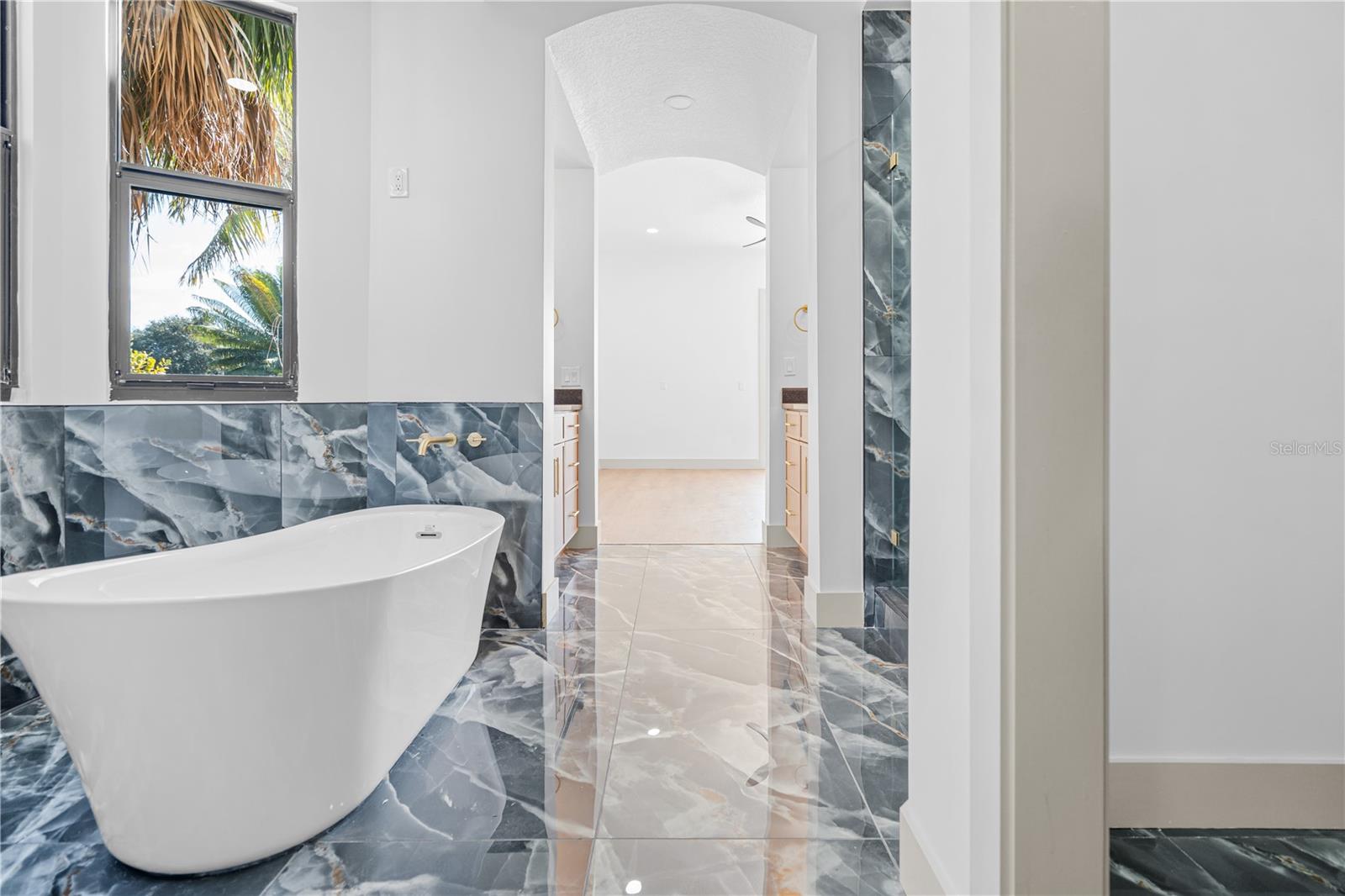 BAYWOOD SHORES - Residential