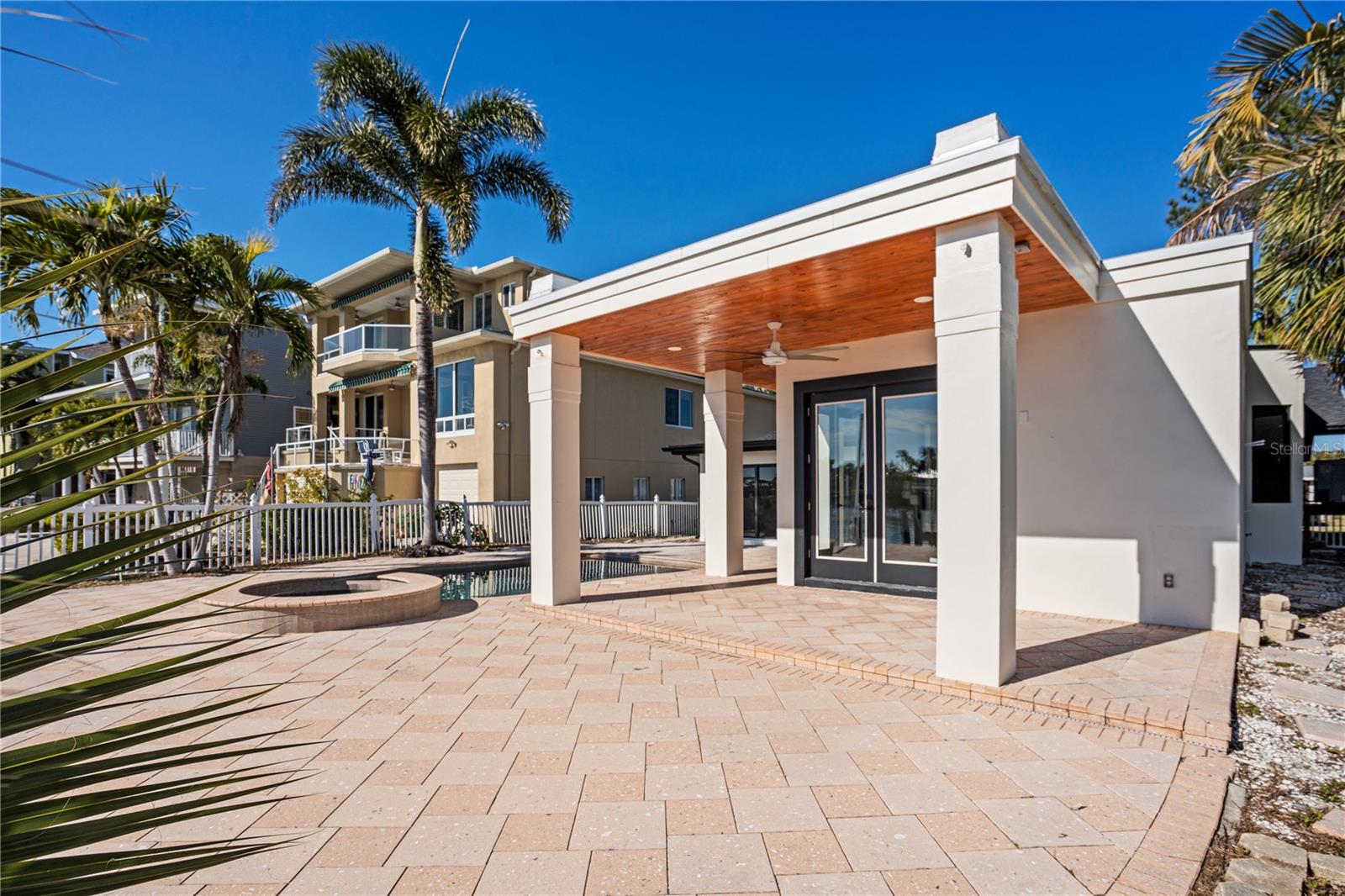 BAYWOOD SHORES - Residential