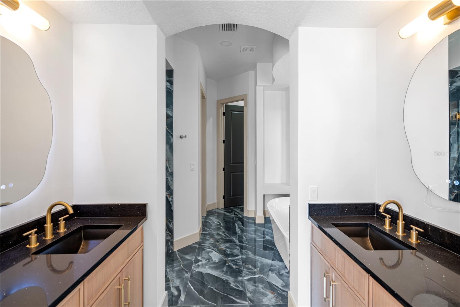 BAYWOOD SHORES - Residential