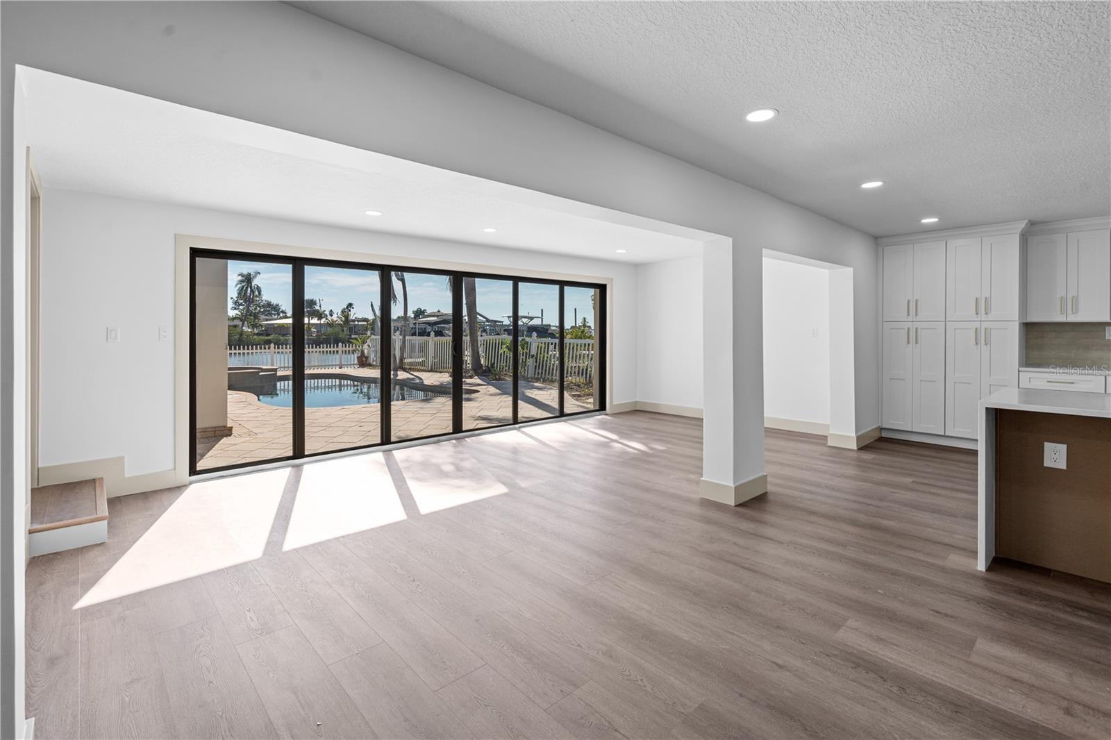 BAYWOOD SHORES - Residential