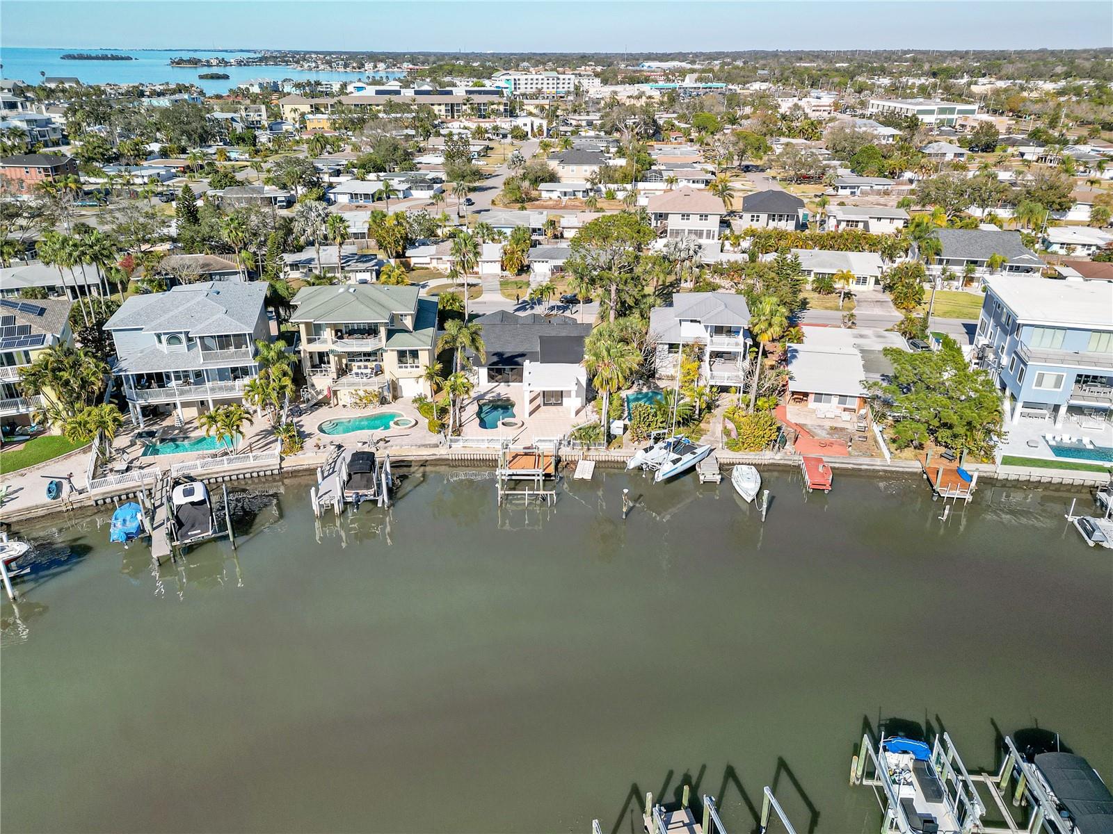 BAYWOOD SHORES - Residential