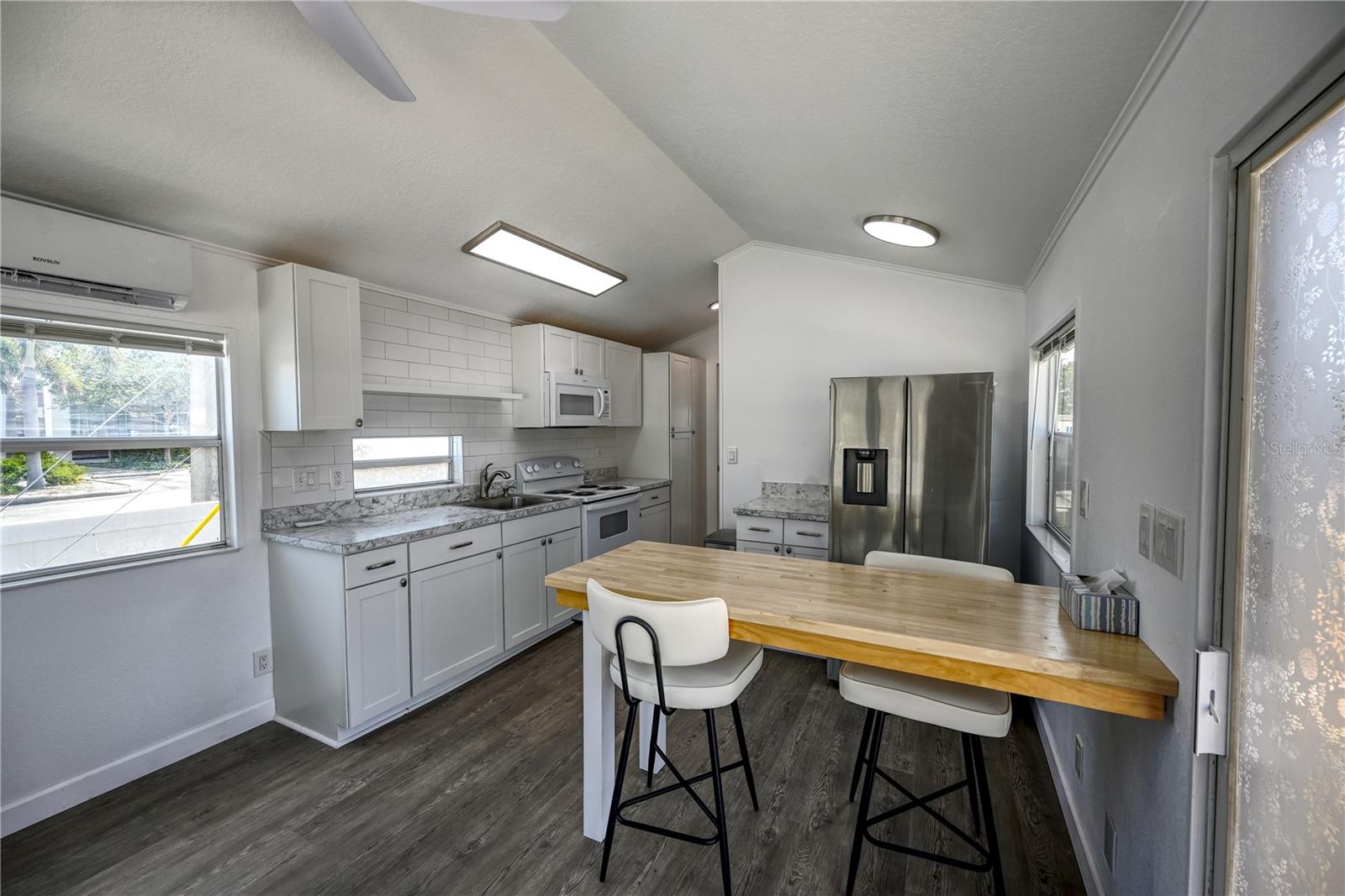 PARKRIDGE MOBILE MANOR UNREC - Residential