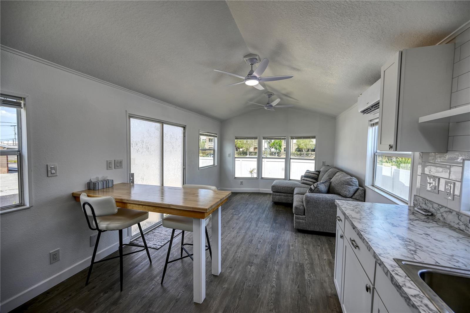 PARKRIDGE MOBILE MANOR UNREC - Residential