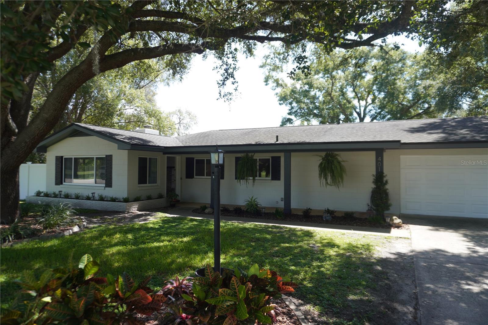 This charming home sits on what used to be the Rolling Hills Golf Course, now a wide open, well-maintained green space perfect for soccer, football, or any family activities. The property features a massive backyard with direct access to the open field—ideal for anyone who loves outdoor space.
The exterior has been recently renovated, giving the home fresh curb appeal, while the interior offers clean finishes and functional layout. Enjoy a cozy living room with a fireplace, a large garage with plenty of storage, and a quiet neighborhood with mature trees and privacy.
Whether you’re a family, pet owner, or someone who just loves space—this one’s a rare find.
