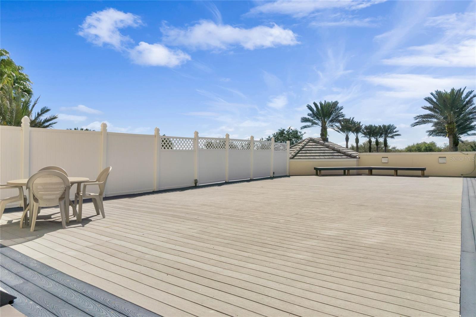 REUNION GRANDE CONDO - Residential