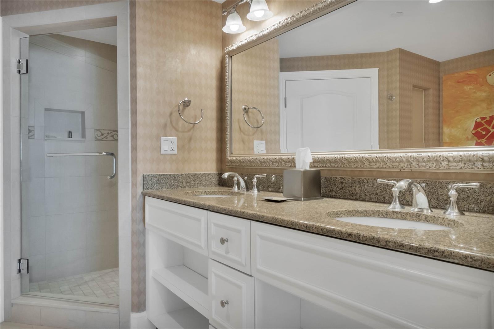 REUNION GRANDE CONDO - Residential