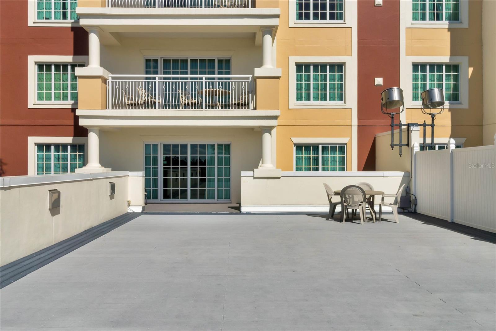 REUNION GRANDE CONDO - Residential