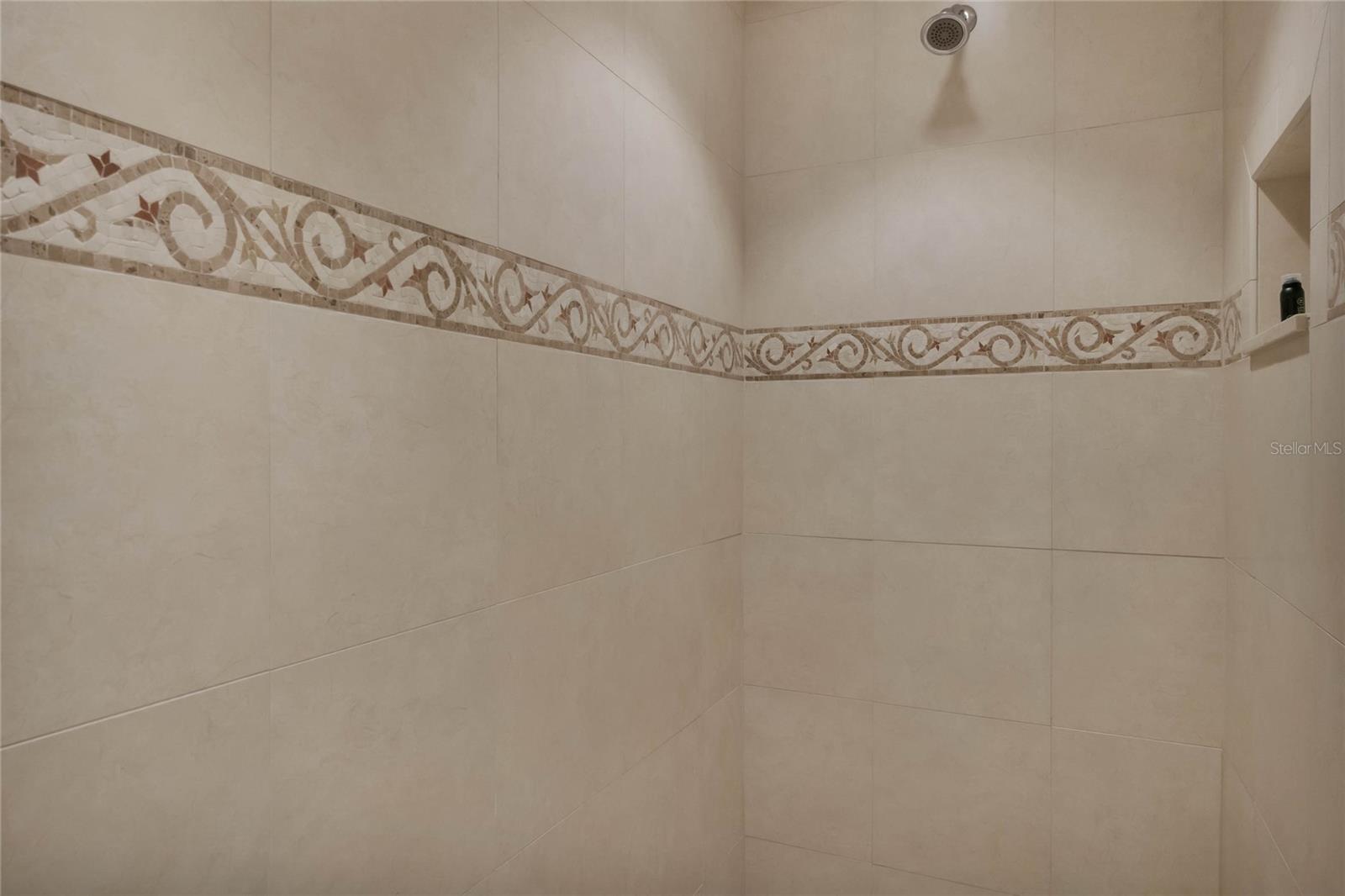 REUNION GRANDE CONDO - Residential