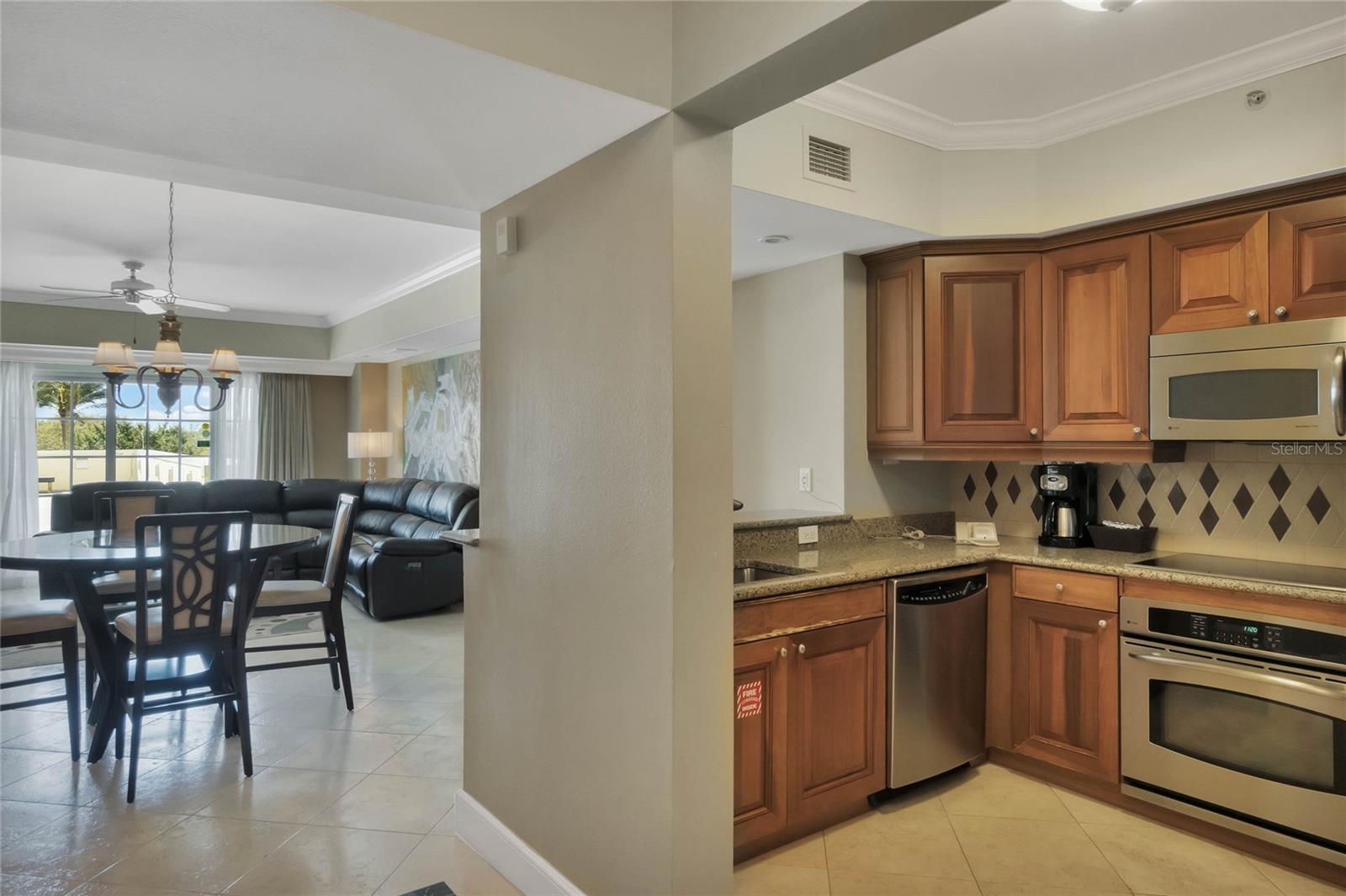 REUNION GRANDE CONDO - Residential