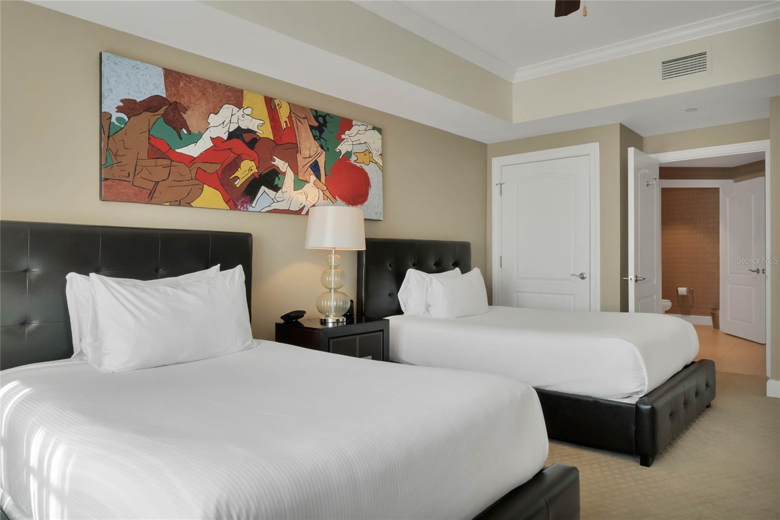 REUNION GRANDE CONDO - Residential