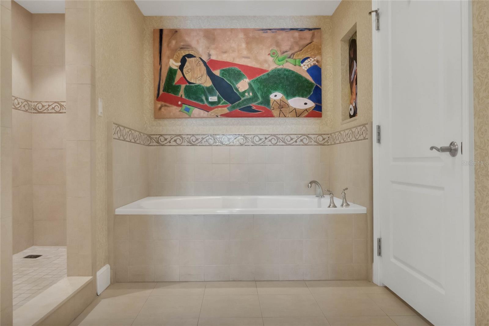 REUNION GRANDE CONDO - Residential