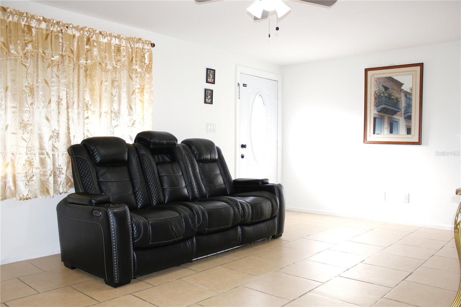 COLONIAL MANOR UNIT 1 PB 8 PG 12 LOT 29 OR 8743 PG - Residential