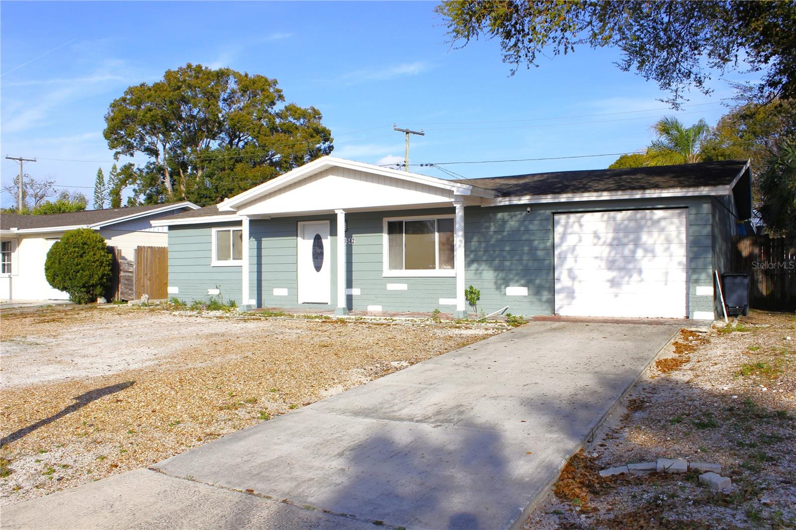 COLONIAL MANOR UNIT 1 PB 8 PG 12 LOT 29 OR 8743 PG - Residential