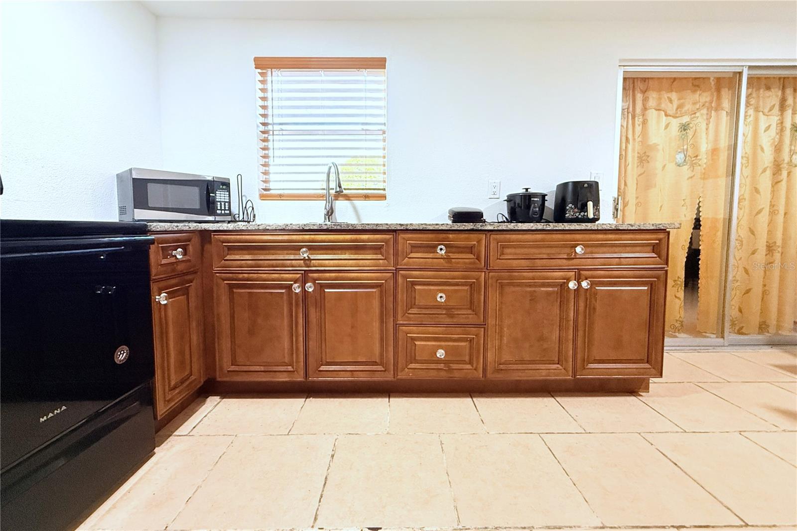 COLONIAL MANOR UNIT 1 PB 8 PG 12 LOT 29 OR 8743 PG - Residential