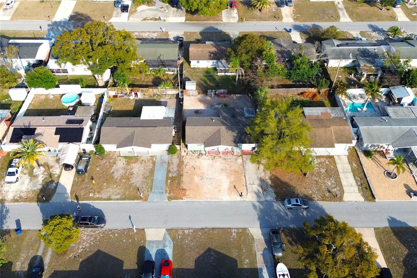 COLONIAL MANOR UNIT 1 PB 8 PG 12 LOT 29 OR 8743 PG - Residential