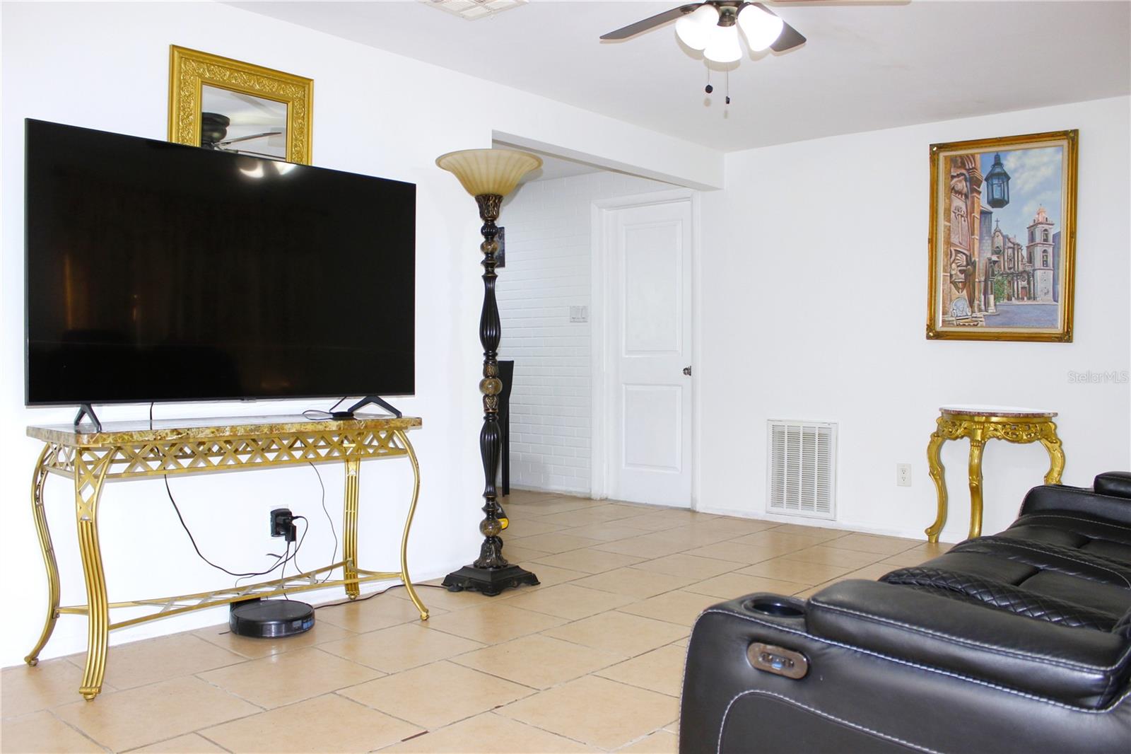 COLONIAL MANOR UNIT 1 PB 8 PG 12 LOT 29 OR 8743 PG - Residential