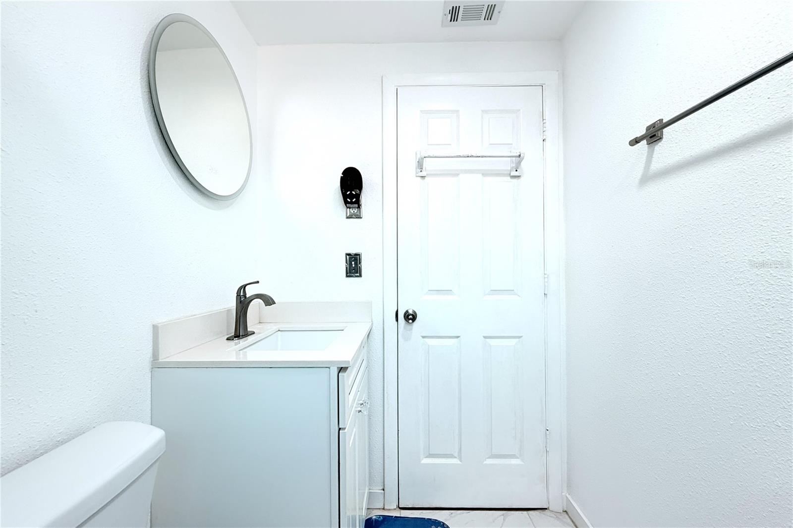 COLONIAL MANOR UNIT 1 PB 8 PG 12 LOT 29 OR 8743 PG - Residential