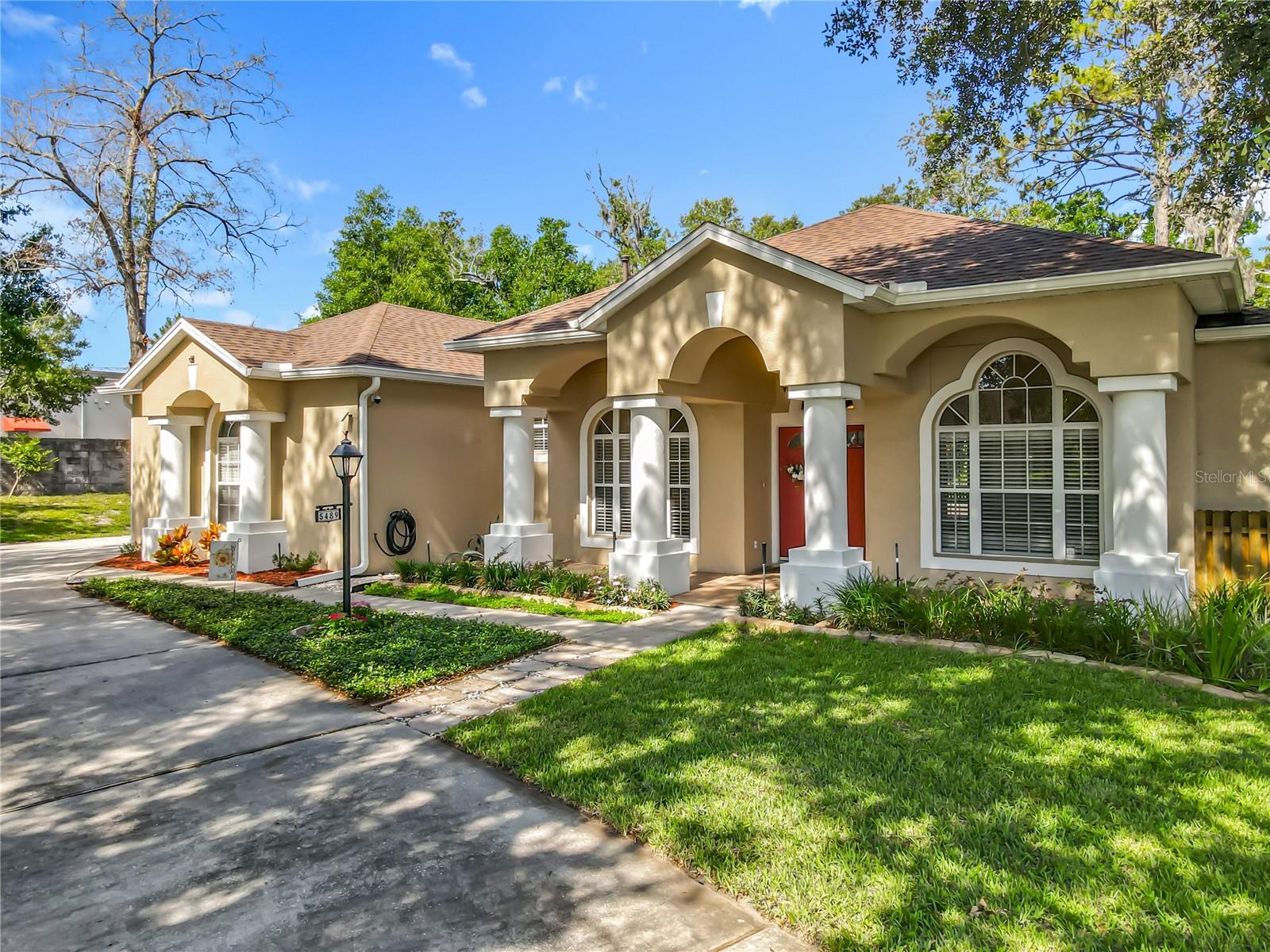 5489 GLEN OAK PLACE